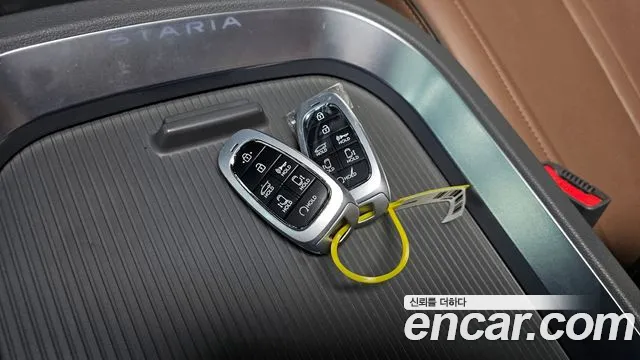 Hyundai Staria 2021 thumb 10