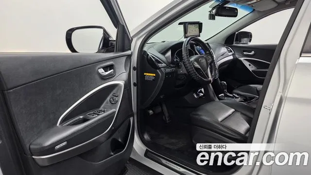 Hyundai Санта Фе 2013 thumb 10