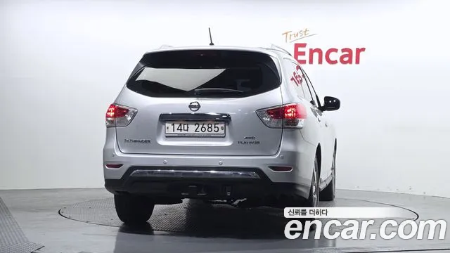 Nissan Pathfinder 2015 thumb 8