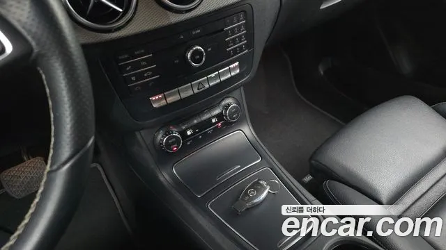 Mercedes-Benz B-Class 2018 thumb 5