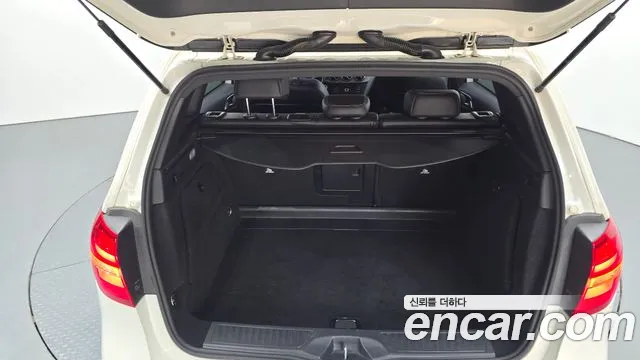 Mercedes-Benz B-Class 2018 thumb 3