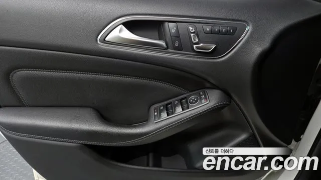 Mercedes-Benz B-Class 2018 thumb 10