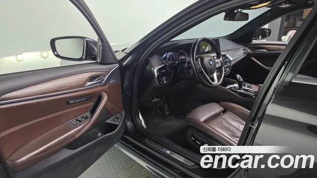 BMW 5 серии 2018 thumb 5