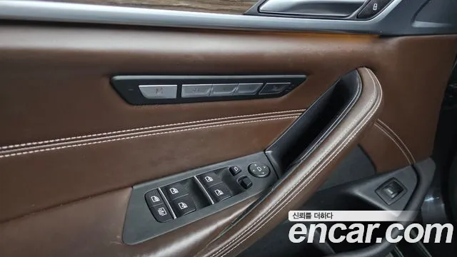 BMW 5 серии 2018 thumb 3