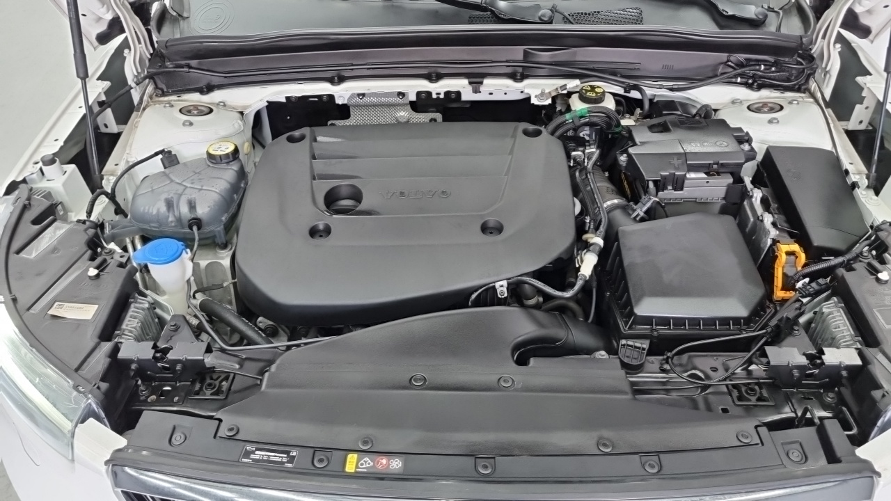 Volvo XC40 2021 thumb 4