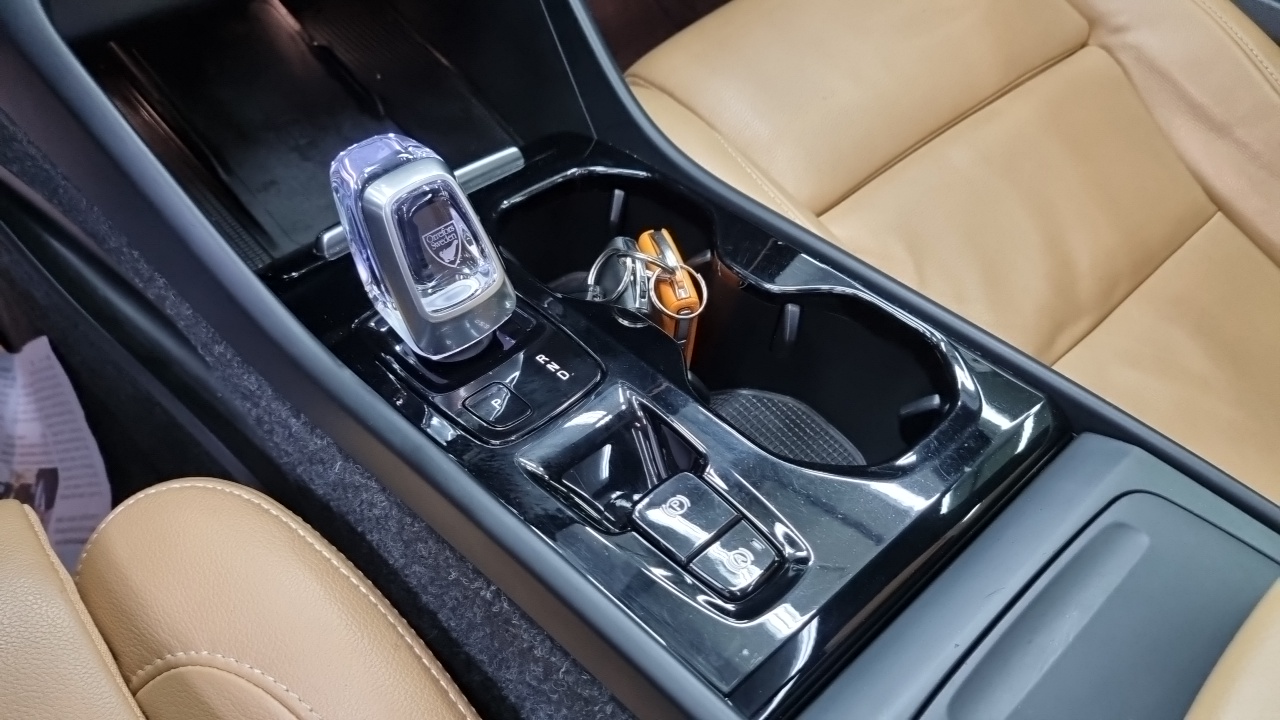 Volvo XC40 2021 thumb 2