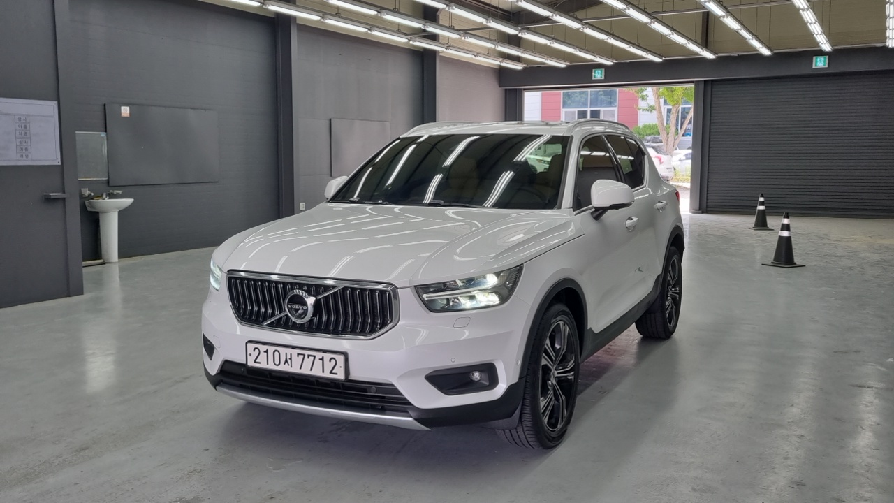 Volvo XC40 2021 thumb 10