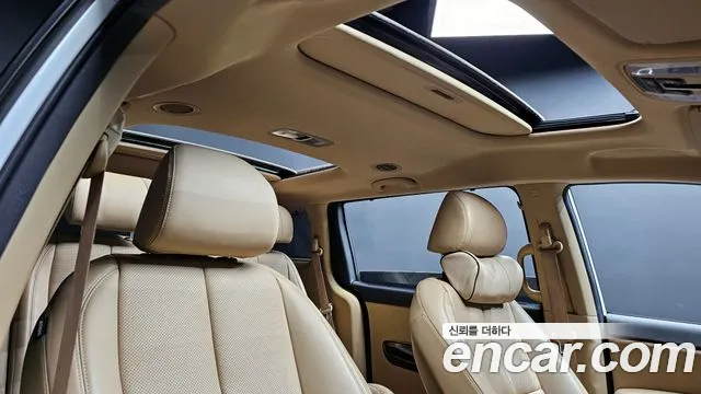 Kia Carnival 2018 thumb 12