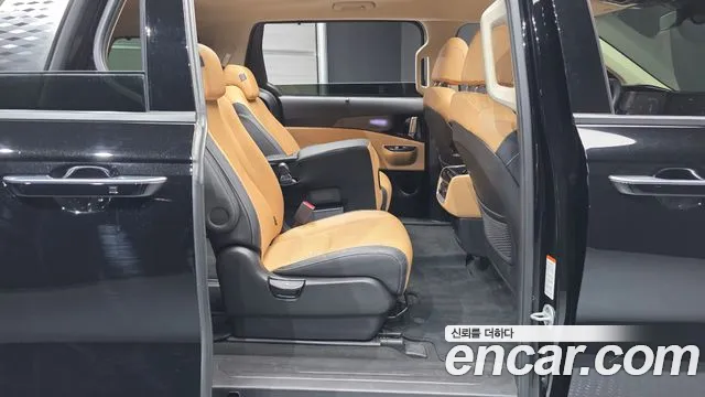 Kia Carnival 2023 thumb 8
