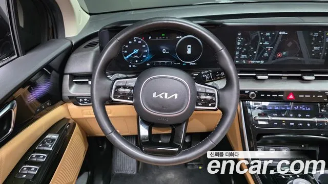 Kia Carnival 2023 thumb 5