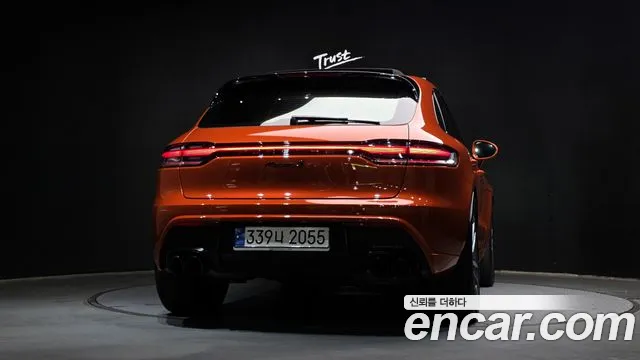 Porsche Macan 2022 thumb 10