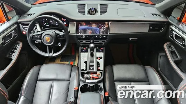 Porsche Macan 2022 thumb 12