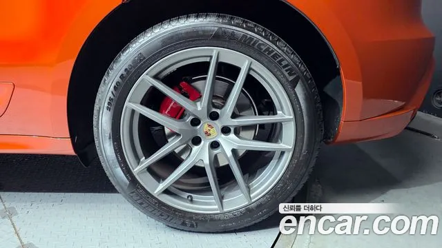 Porsche Macan 2022 thumb 2