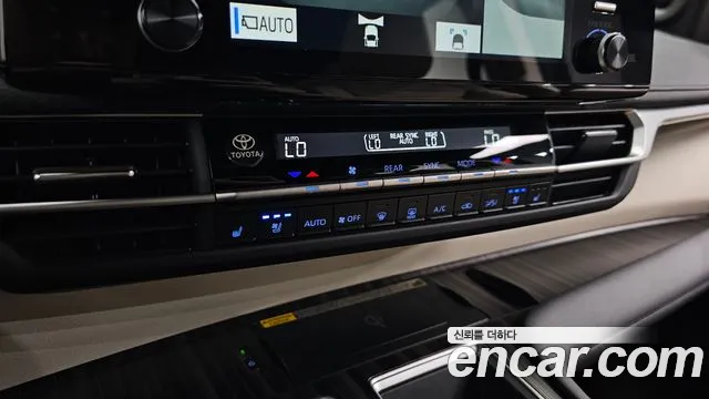 Toyota Sienna 2024 thumb 6