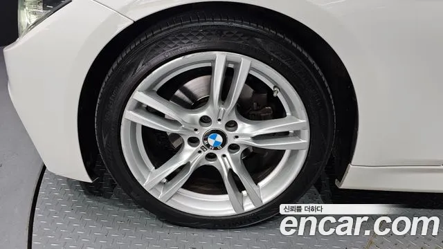 BMW 3 серии 2017 thumb 2