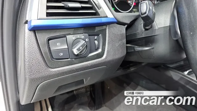 BMW 3 серии 2017 thumb 4