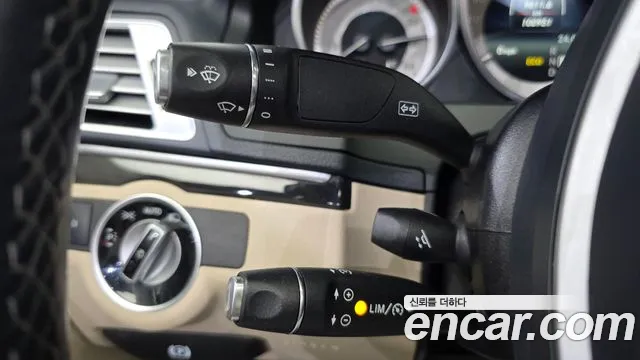 Mercedes-Benz E-Class 2015 thumb 5