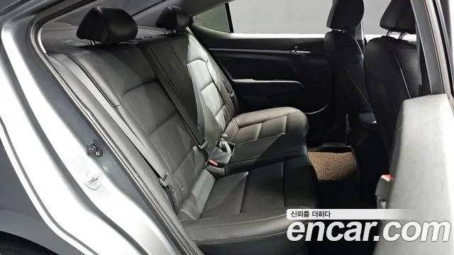 Hyundai Avante 2017 thumb 9