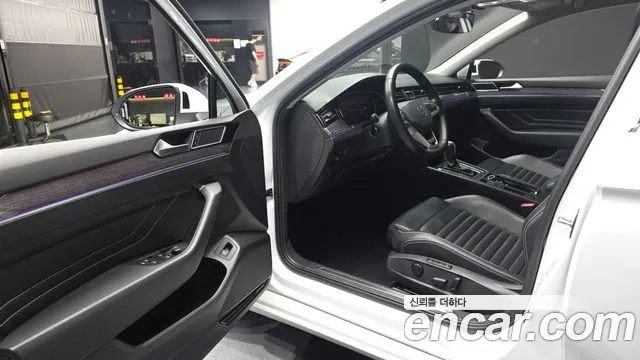 Volkswagen Passat GT 2021 thumb 8