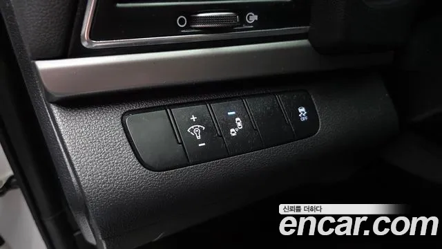 Hyundai Avante 2017 thumb 10