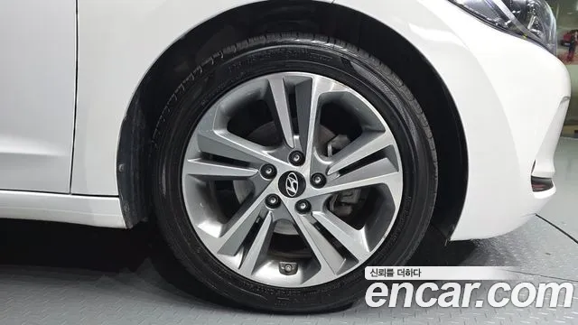 Hyundai Avante 2017 thumb 7