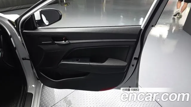 Hyundai Avante 2017 thumb 6