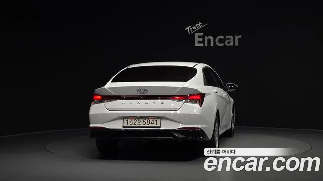 Hyundai Elantra 2022 thumb 3
