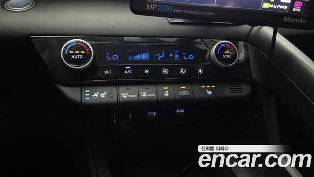 Hyundai Elantra 2022 thumb 2