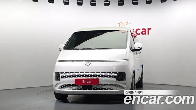 Hyundai Staria 2021 thumb 2