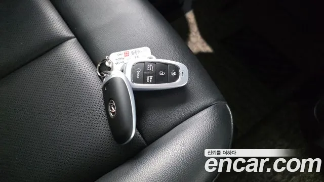 Hyundai Staria 2021 thumb 11