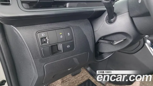 Hyundai Staria 2021 thumb 3