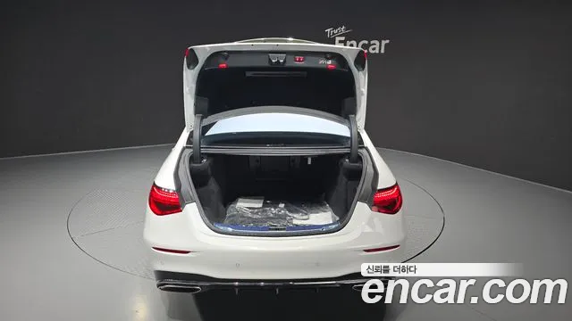 Mercedes-Benz S-Class 2024 thumb 4