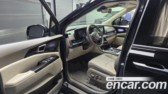 Kia Carnival 2023 thumb 8
