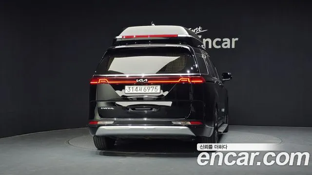 Kia Carnival 2022 thumb 3