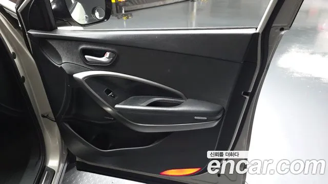Hyundai Санта Фе 2013 thumb 4