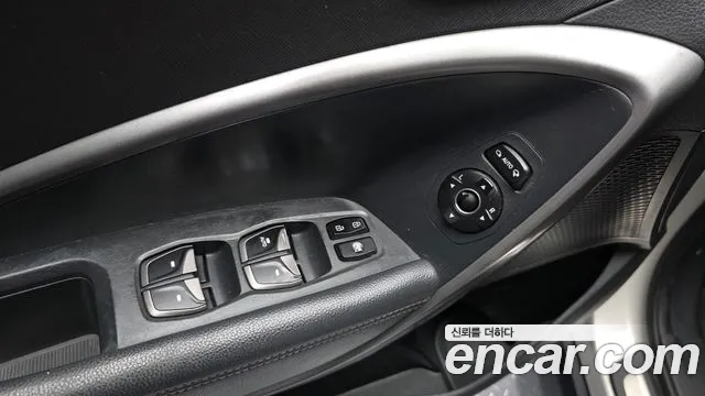 Hyundai Санта Фе 2013 thumb 9