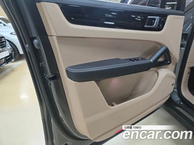 Porsche Cayenne 2020 thumb 8