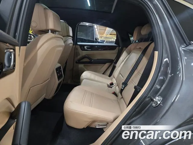 Porsche Cayenne 2020 thumb 3