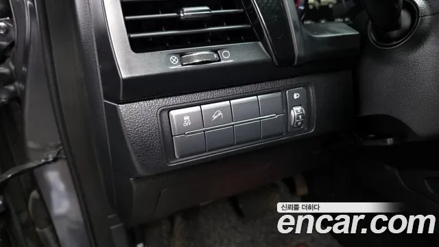 KGM Rexton 2020 thumb 8