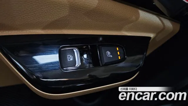 Kia Carnival 2021 thumb 11