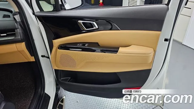 Kia Carnival 2021 thumb 12