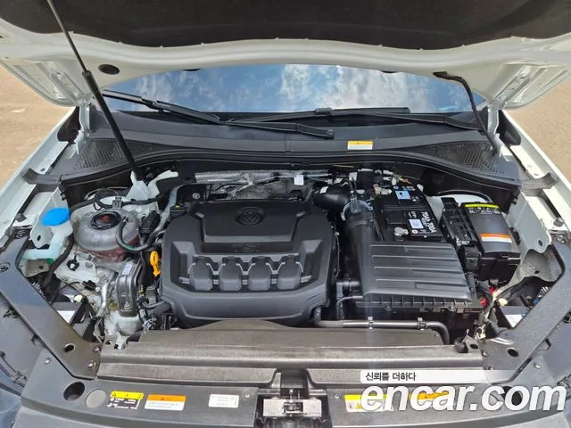 Volkswagen Tiguan Allspace 2023 thumb 2