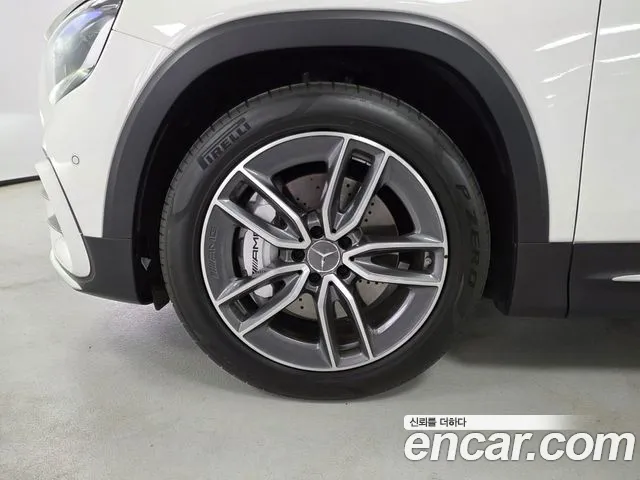Mercedes-Benz GLB 2025 thumb 4