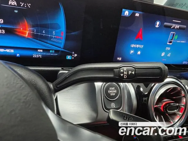 Mercedes-Benz GLB 2025 thumb 10