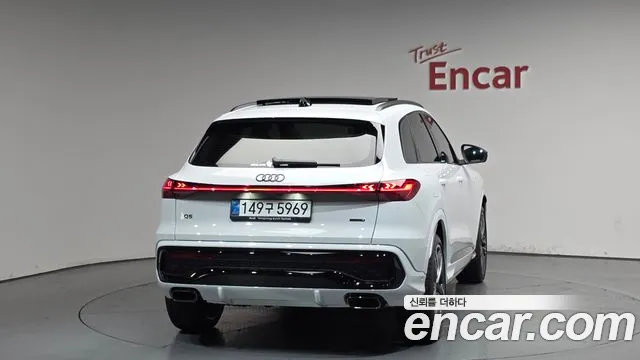 Audi Q5 2025 thumb 9