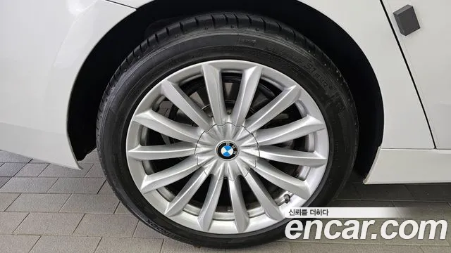 BMW 6 серии Gran Turismo 2023 thumb 10