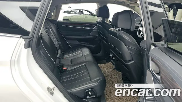 BMW 6 серии Gran Turismo 2023 thumb 4
