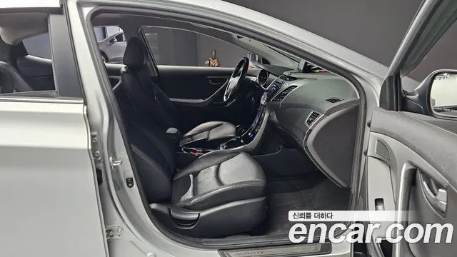 Hyundai Elantra 2015 thumb 9