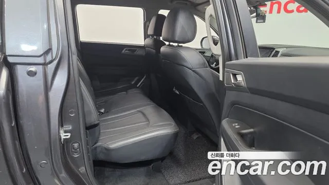 KGM Rexton 2018 thumb 11