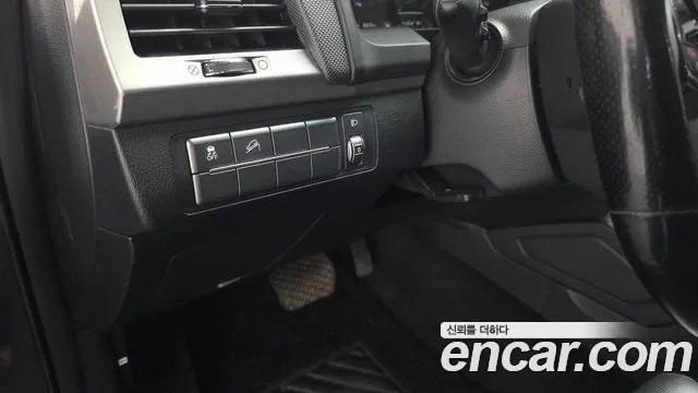 KGM Rexton 2018 thumb 10